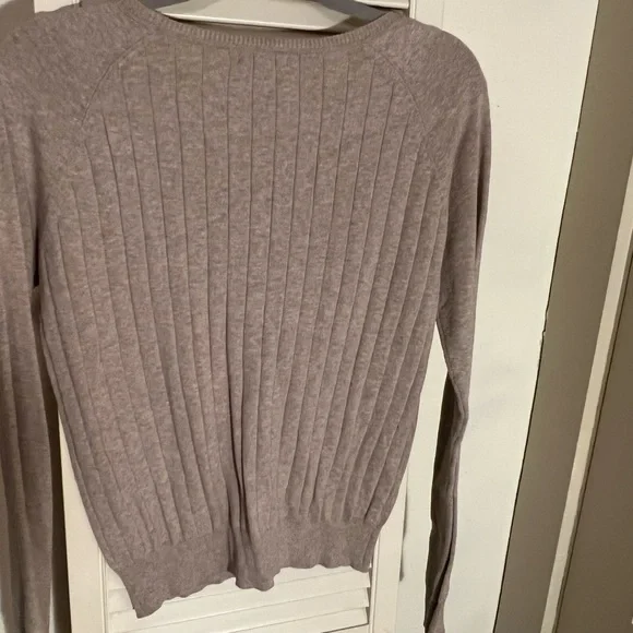 Sweater - Picture 1 of 2